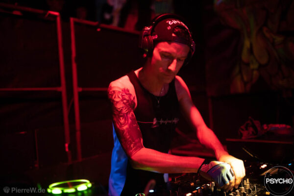 Psycho Voltage-30 Psycho Voltage-30